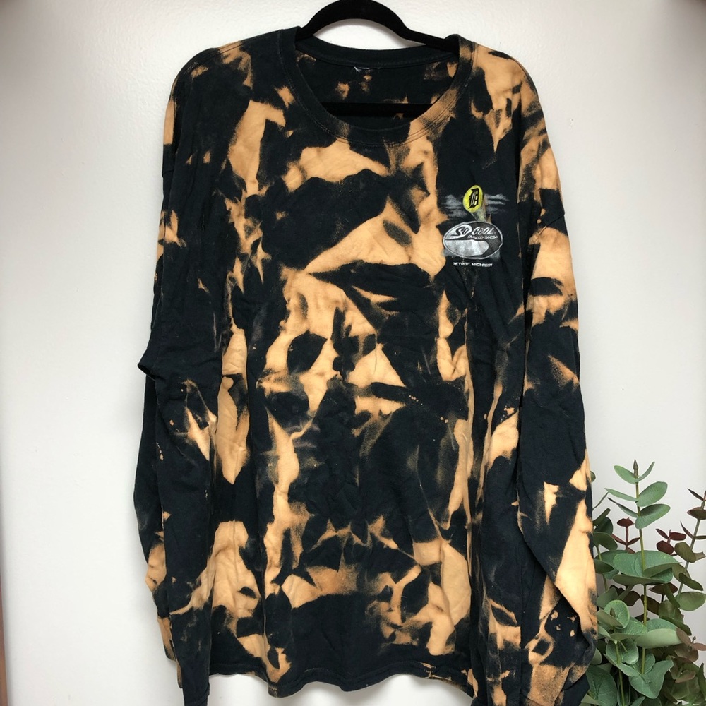 Acid wash long sleeve